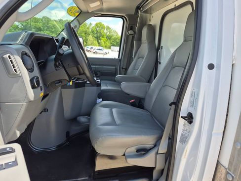 Used 2024 Ford E-350 and Econoline 350 Super Duty w/ Power Windows & Locks Group RWD image 9