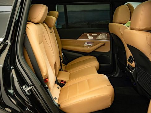 New 2026 Mercedes-Benz GLS 450 4MATIC image 48