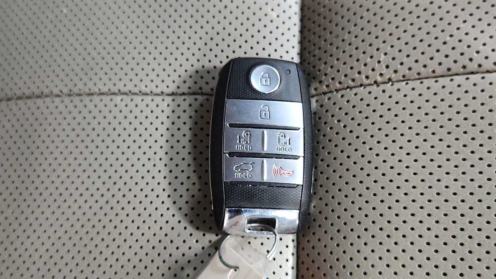 Used 2017 Kia Sedona EX FWD image 31
