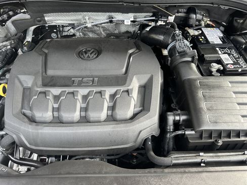 Used 2024 Volkswagen Tiguan S image 10