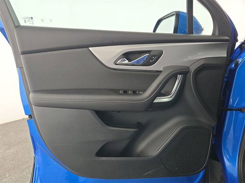 Used 2025 Chevrolet Blazer LT image 27