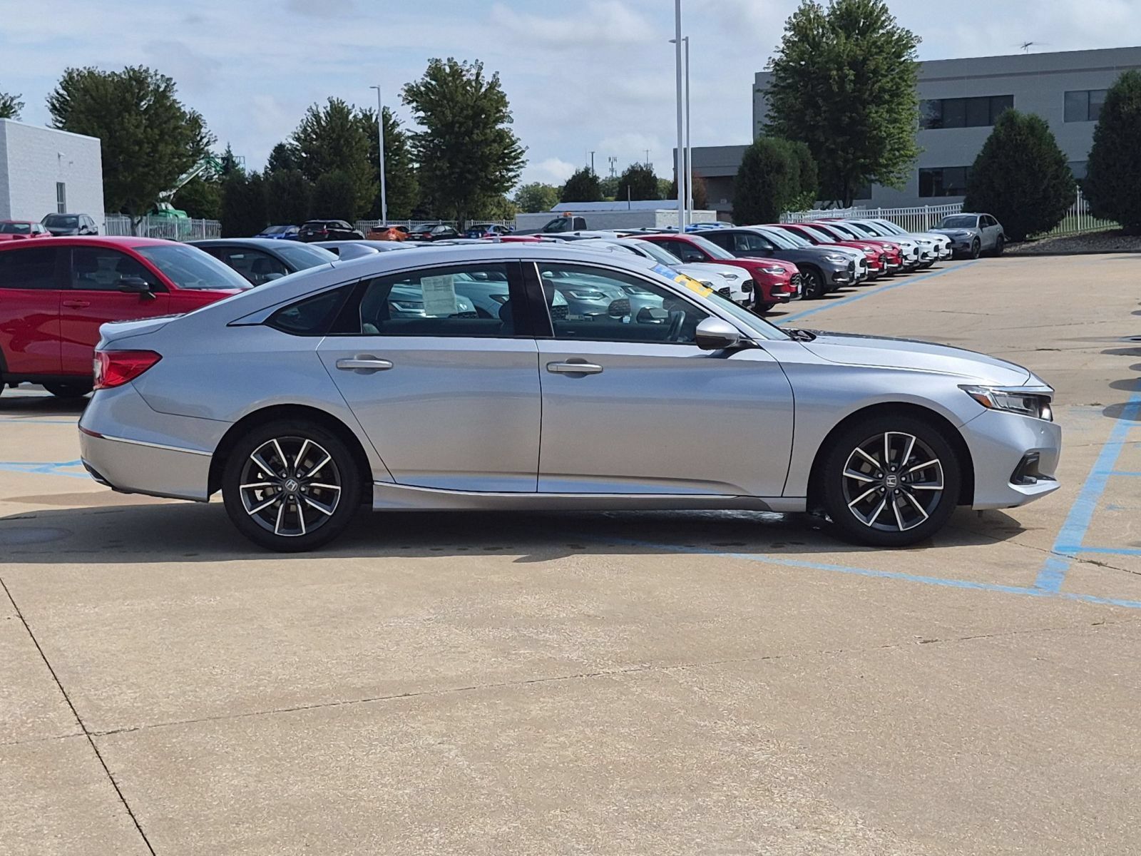 Used 2022 Honda Accord EX-L image 6