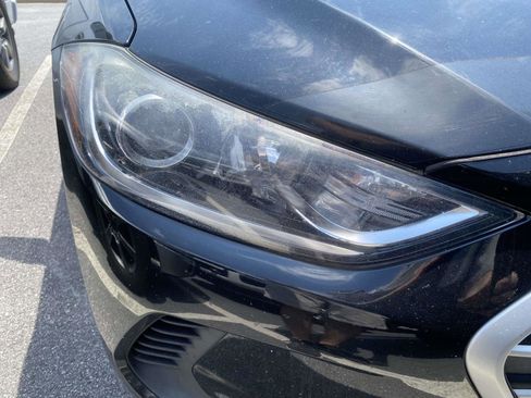 Used 2018 Hyundai Elantra SE FWD image 11