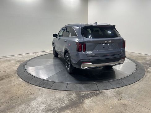 New 2025 Kia Sorento S image 7