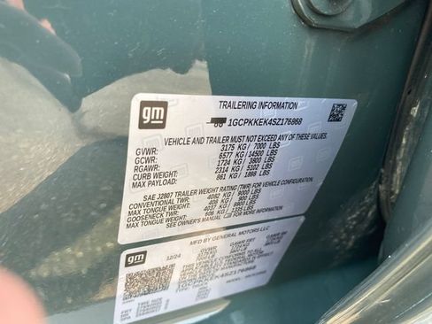 Used 2025 Chevrolet Silverado 1500 LT AWD/4WD image 26