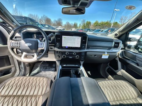 New 2026 Ford F450 Platinum w/ Platinum Plus Package image 23