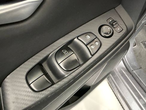 Used 2025 Nissan Sentra SV FWD image 11