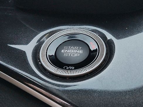 Used 2021 Jeep Grand Cherokee L Laredo w/ Luxury Tech Group I image 22