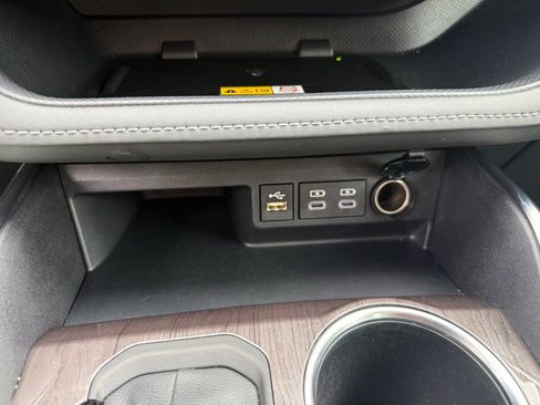 Used 2023 Toyota Highlander Platinum AWD/4WD image 27