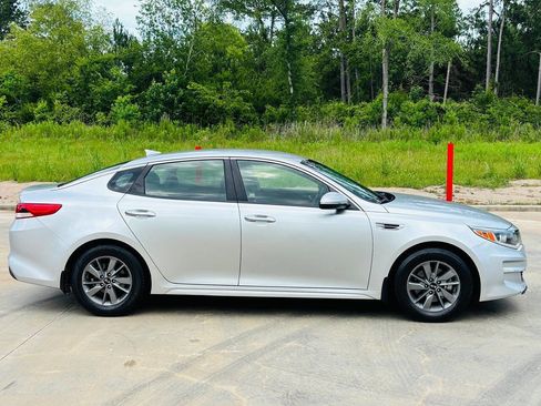 Used 2018 Kia Optima LX w/ Convenience Package FWD image 4