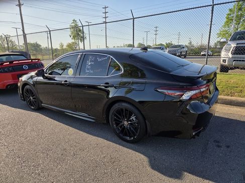 Used 2021 Toyota Camry XSE FWD image 5