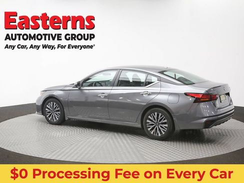 Used 2023 Nissan Altima 2.5 SV FWD image 61