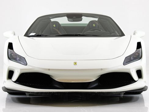 Used 2022 Ferrari F8 Tributo RWD image 20