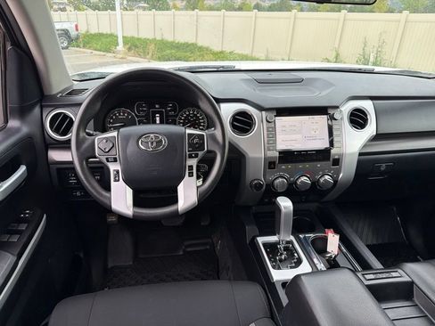 Used 2020 Toyota Tundra SR5 AWD/4WD image 17