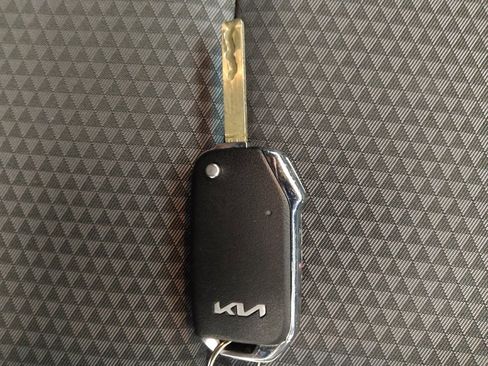 Used 2023 Kia Soul LX w/ LX Technology Package image 32