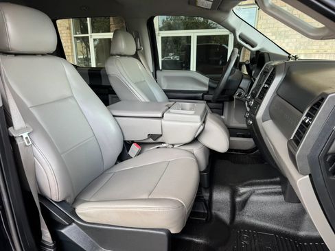 Used 2018 Ford F250 XL w/ STX Appearance Package AWD/4WD image 27