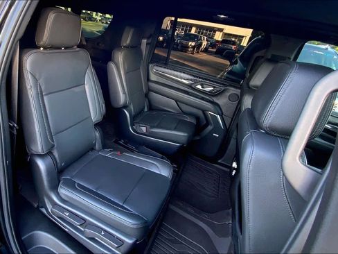 Used 2023 GMC Yukon XL Denali AWD/4WD image 19