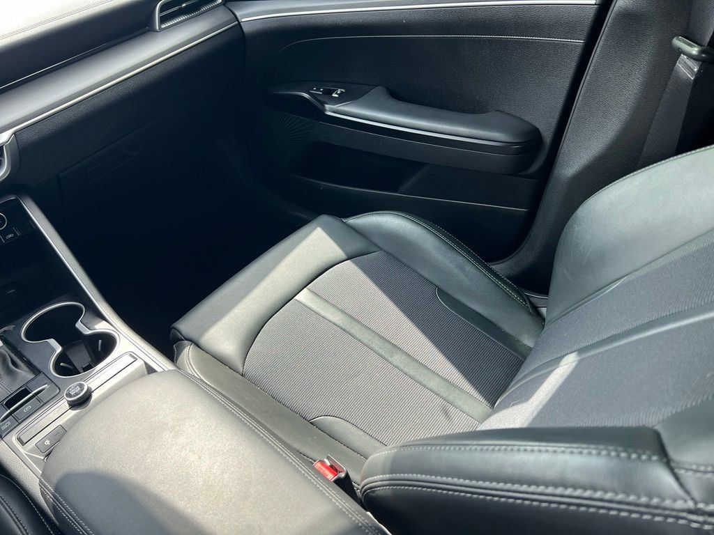 Used 2022 Kia K5 GT-Line FWD image 11