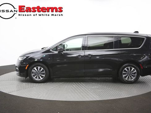 Used 2023 Chrysler Pacifica Touring-L FWD image 62