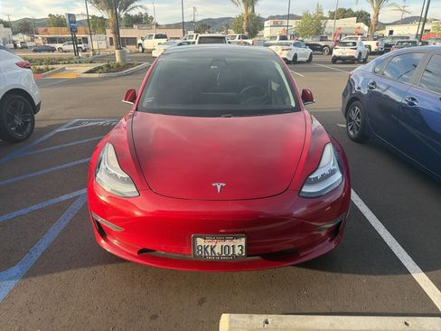 Used 2019 Tesla Model 3 Standard Range Plus image 5
