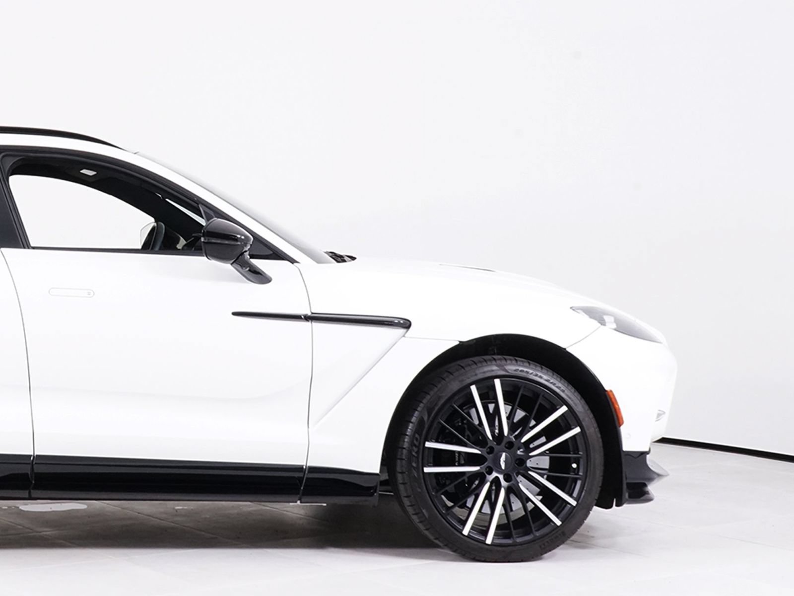 Used 2025 Aston Martin DBX 707 AWD/4WD image 13
