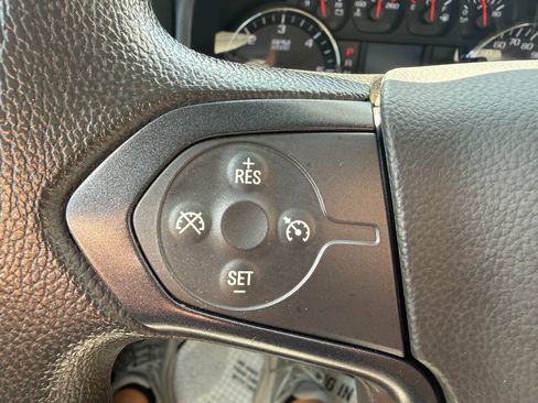 Used 2019 Chevrolet Silverado 2500 W/T AWD/4WD image 11