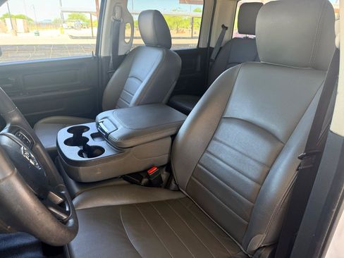 Used 2019 RAM 1500 Tradesman w/ Chrome Appearance Group RWD image 10