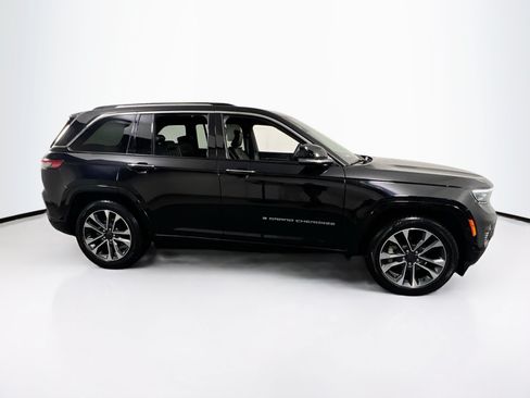 Used 2023 Jeep Grand Cherokee Overland w/ Luxury Tech Group IV AWD/4WD image 4