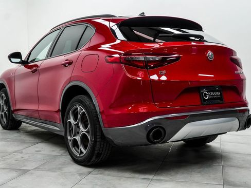 Used 2022 Alfa Romeo Stelvio Ti image 10