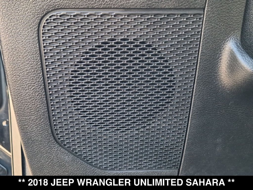 Used 2018 Jeep Wrangler Unlimited Sahara AWD/4WD image 24