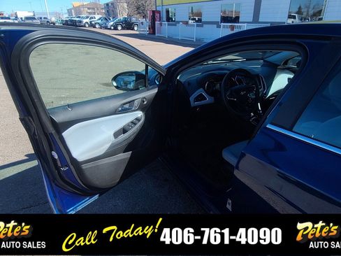 Used 2019 Chevrolet Cruze LT w/ Convenience Package image 17
