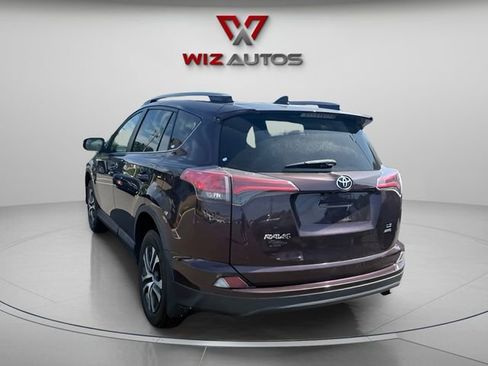 Used 2017 Toyota RAV4 LE AWD/4WD image 3
