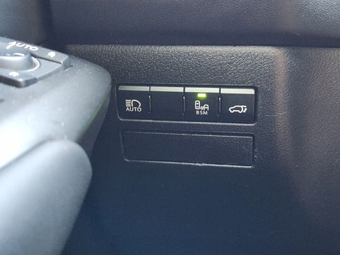 Used 2018 Lexus NX 300h AWD image 30