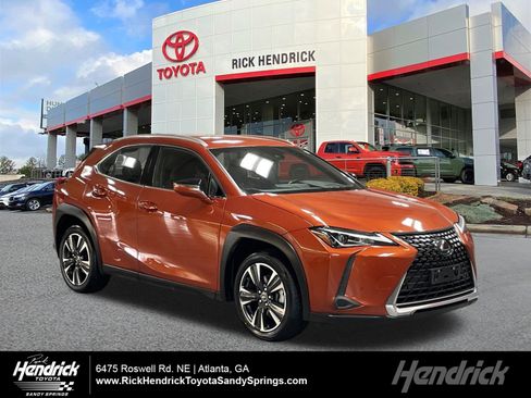 Used 2022 Lexus UX 200 w/ Accessory Package (Z2) image 1
