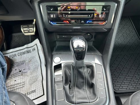 Used 2023 Volkswagen Tiguan SEL R-Line image 10