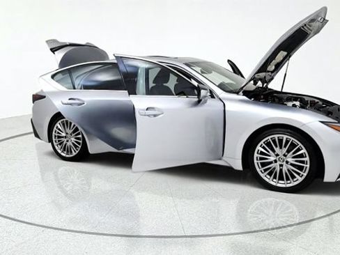 Used 2023 Lexus IS 300 w/ Premium Package RWD image 11