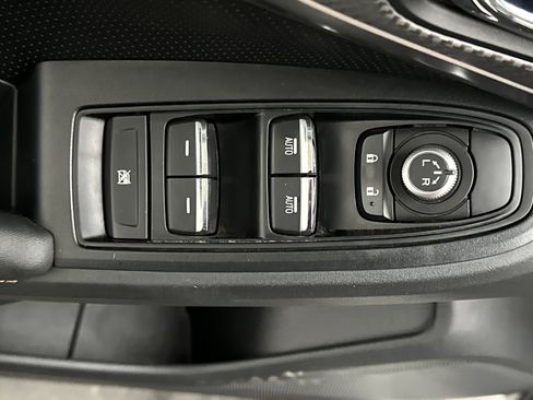 Used 2023 Subaru Crosstrek 2.5i Limited w/ Moonroof Package image 18