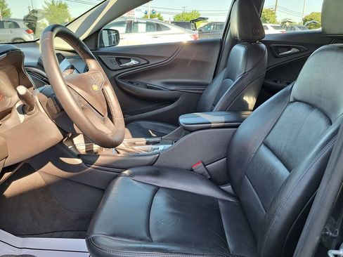Used 2018 Chevrolet Malibu Hybrid w/ Leather Package FWD image 12
