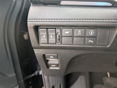 Certified 2024 Honda Odyssey Touring image 26