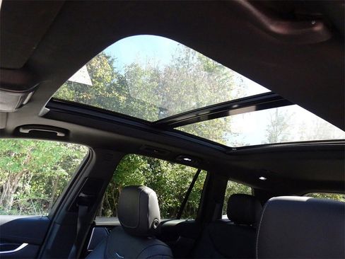 Certified 2022 Cadillac XT6 Premium Luxury w/ Technology Package image 11