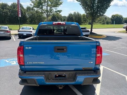 Used 2022 Chevrolet Colorado Z71 AWD/4WD image 4