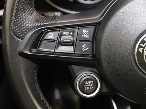 Used 2023 Alfa Romeo Stelvio Ti image 41