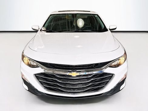 Used 2021 Chevrolet Malibu LT FWD image 4