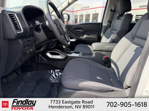 Used 2023 Nissan Frontier SV w/ Technology Package RWD image 6