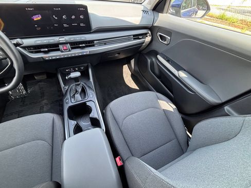 Used 2025 Kia K4 FWD image 35