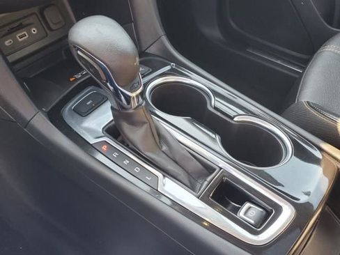 Used 2023 Chevrolet Equinox Premier image 28