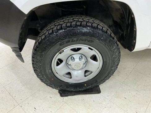 Used 2022 Toyota Tacoma SR image 6