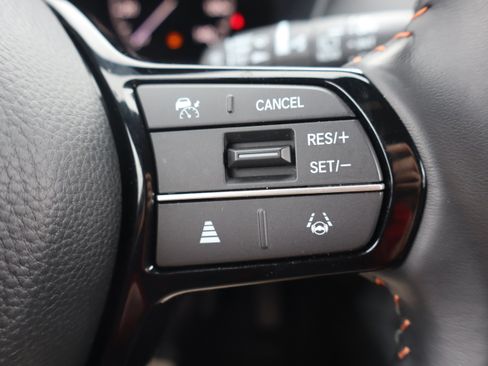 Used 2025 Honda HR-V Sport image 16