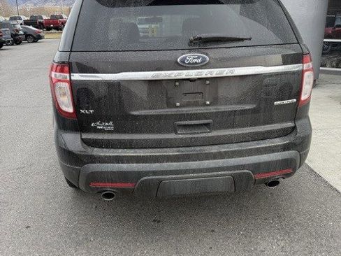 Used 2013 Ford Explorer XLT image 3