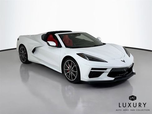 Used 2026 Chevrolet Corvette Stingray Coupe w/ 1LT RWD image 3